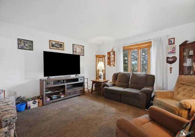 4th image of 24539 Westpoint Ave, Trenton, MI 48183 | MLS# 50213061