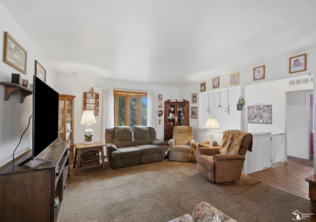 5th image of 24539 Westpoint Ave, Trenton, MI 48183 | MLS# 50213061