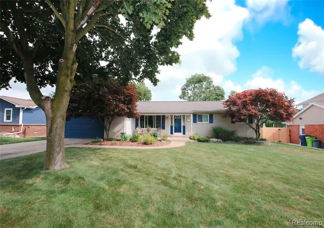 Photo 2 of Sale Pending at 11429 S Crestline Dr, Washington, MI 48095 | MLS# 61018984 | Listing updated on 2026-08-17