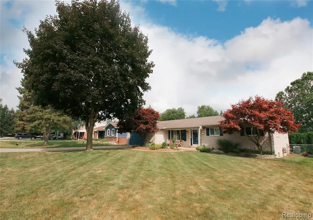 Photo 3 of Sale Pending at 11429 S Crestline Dr, Washington, MI 48095 | MLS# 61018984 | Listing updated on 2026-08-17