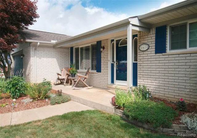 Photo 5 of Sale Pending at 11429 S Crestline Dr, Washington, MI 48095 | MLS# 61018984 | Listing updated on 2026-08-17