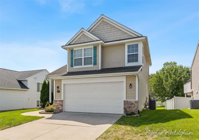 Photo 3 of Single family home for sale at 3644 Merrimont Ct, Kentwood, MI 49512 | MLS# 70555281 | Listing updated on 2026-09-14