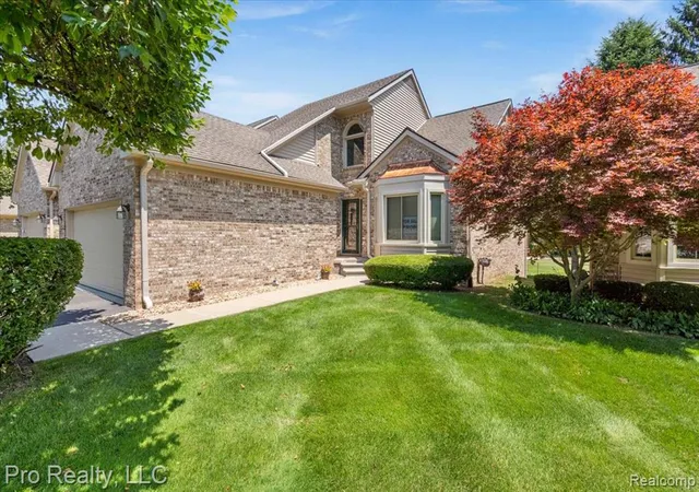 Homes for sale in Plymouth, MI | 45317 Stonehedge Dr, Plymouth, MI 48170 | MLS# 61010691