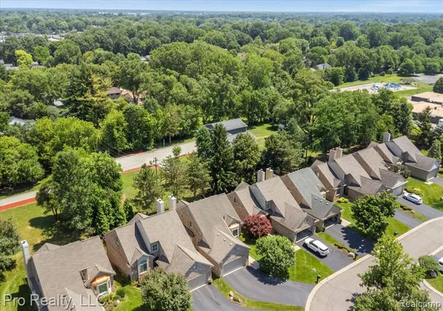 Homes for sale in Plymouth, MI | 45317 Stonehedge Dr, Plymouth, MI 48170 | MLS# 61010691