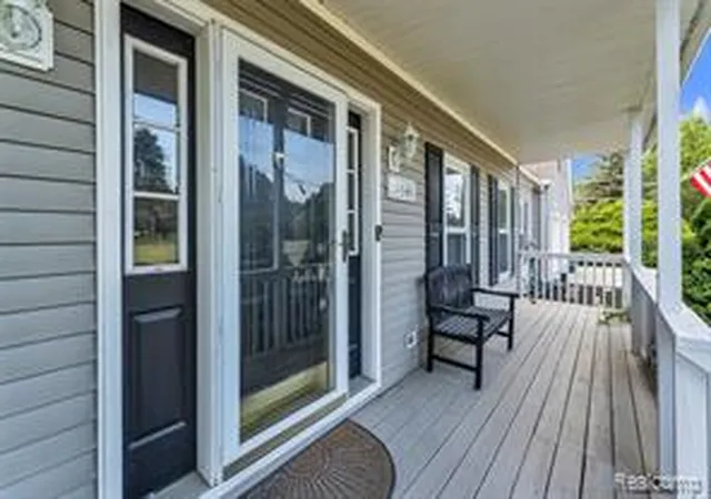 3rd image of 10146 Marshall Rd, South Lyon, MI 48178 8170 | MLS# 61008259