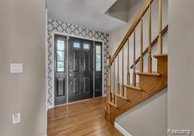 4th image of 10146 Marshall Rd, South Lyon, MI 48178 8170 | MLS# 61008259