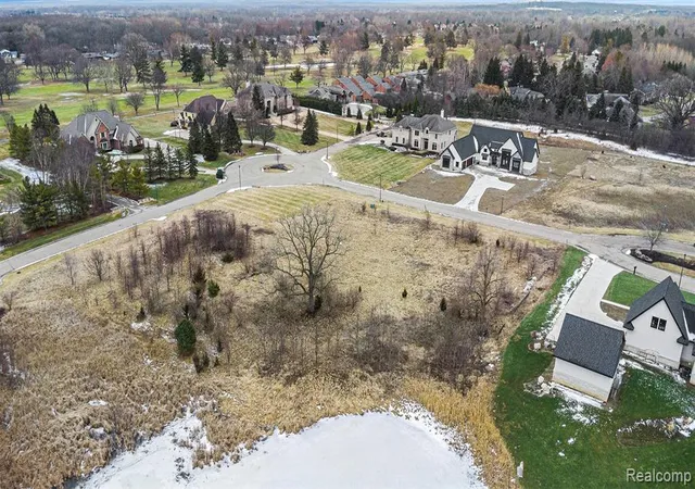 Homes for sale in Grand Blanc, MI | Unit 20 Fairway Trl, Grand Blanc, MI 48439 | MLS# 60973964