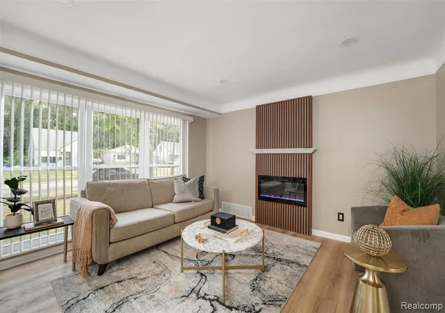 3rd image of 19201 Bentler St, Detroit, MI 48219 | MLS# 61007215