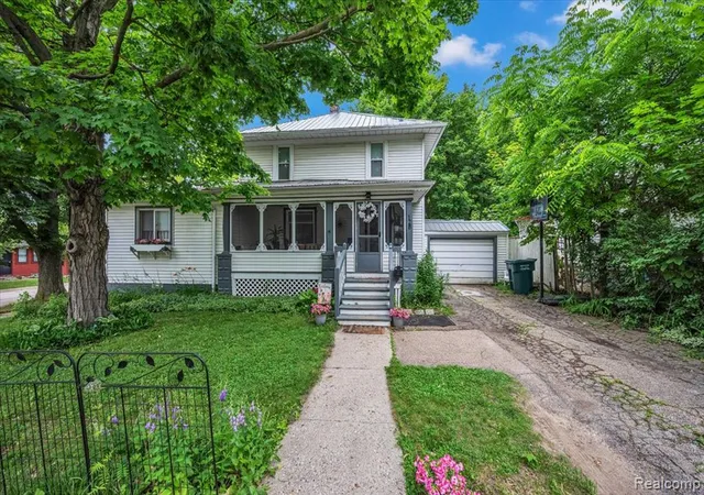 Homes for sale in Lapeer, MI | 128 Fox St, Lapeer, MI 48446 | MLS# 61006351