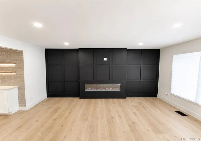 Photo 3 of Sale Pending at 22327 Gordon Rd, Saint Clair Shores, MI 48081 1676 | MLS# 61014308 | Listing updated on 2026-09-12