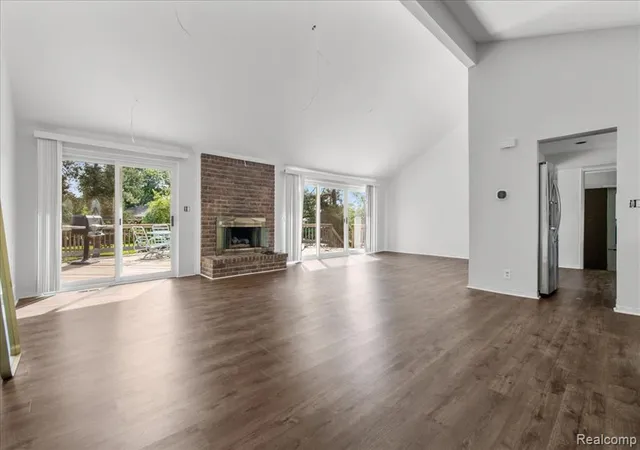 Photo 4 of Single family home for sale at 4337 Ravinewood Dr, Commerce Twp, MI 48382 1640 | MLS# 61024799 | Listing updated on 2026-09-21
