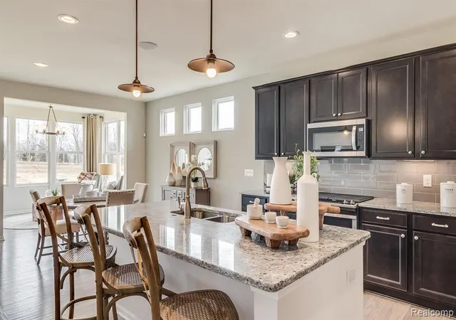 5th image of 834 Risdon Trl, Saline, MI 48176 | MLS# 60348069