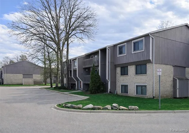 Homes for sale in Farmington Hills, MI | 29860 W 12 Mile Rd #604, Farmington Hills, MI 48334 | MLS# 61006340