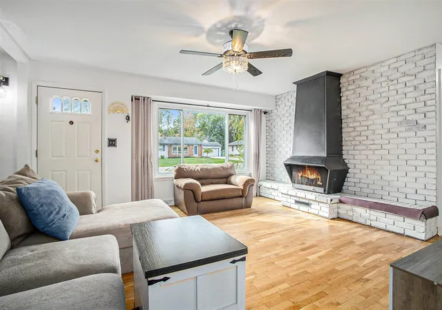 Photo 4 of Single family home for sale at 133 Country Club Ter, Battle Creek, MI 49015 | MLS# 70500679 | Listing updated on 2025-11-25