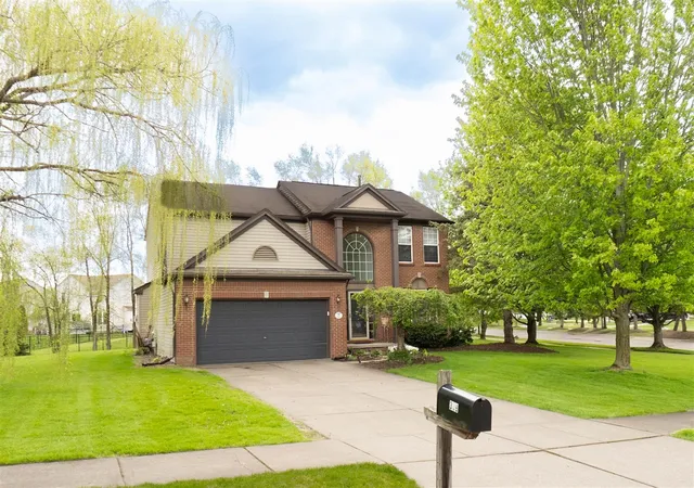 Photo 2 of Sale Pending at 399 Quail Ridge Ct, Waterford, MI 48327 | MLS# 70531793 | Listing updated on 2026-08-26