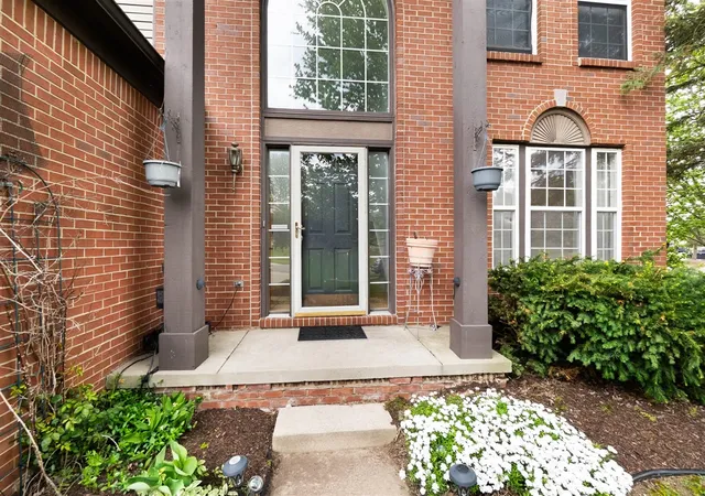 Photo 3 of Sale Pending at 399 Quail Ridge Ct, Waterford, MI 48327 | MLS# 70531793 | Listing updated on 2026-08-26