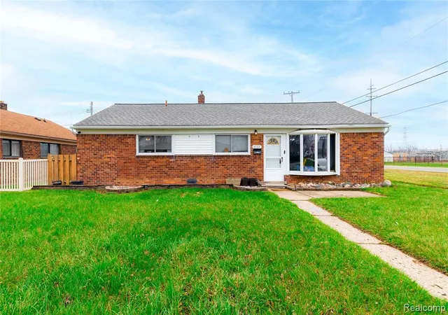 Homes for sale in Wyandotte, MI | 4707 16th St, Wyandotte, MI 48192 | MLS# 60984318
