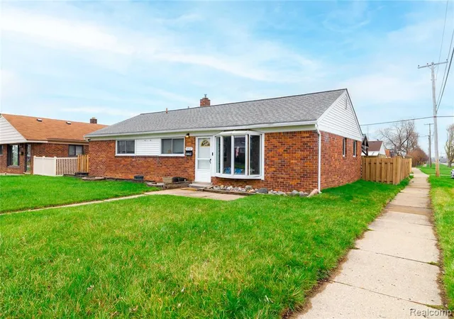 Homes for sale in Wyandotte, MI | 4707 16th St, Wyandotte, MI 48192 | MLS# 60984318