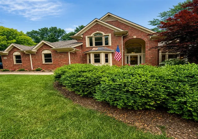 2nd image of 244 Indian Trl, Lake Orion, MI 48362 | MLS# 70546596