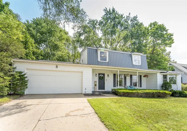 1st image of 212 S Hillcrest St, Greenville, MI 48838 | MLS# 70499476