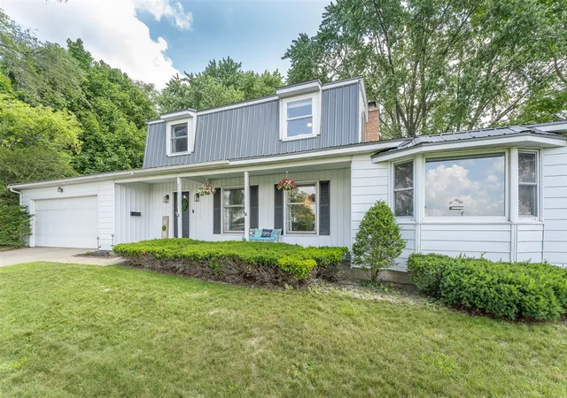 3rd image of 212 S Hillcrest St, Greenville, MI 48838 | MLS# 70499476