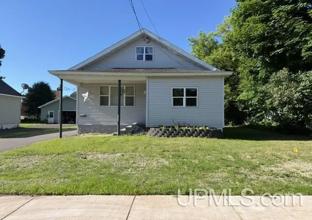 Homes for sale in Ironwood, MI | 155 E Coolidge Ave, Ironwood, MI 49938 | MLS# 50211469