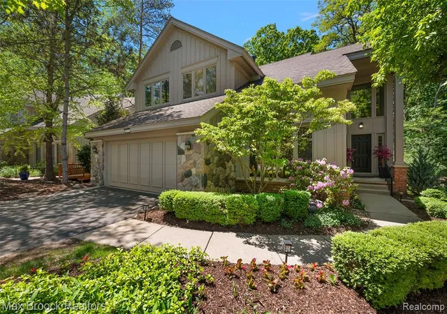 Photo 1 of Condo for sale at 4872 Cliffside Dr, West Bloomfield, MI 48323 2471 | MLS# 61023123 | Listing updated on 2026-09-12