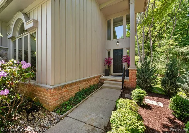 Photo 2 of Condo for sale at 4872 Cliffside Dr, West Bloomfield, MI 48323 2471 | MLS# 61023123 | Listing updated on 2026-09-12