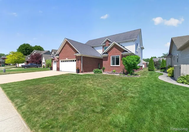 3rd image of 23313 Crescent Ridge Dr, New Boston, MI 48164 | MLS# 61008710