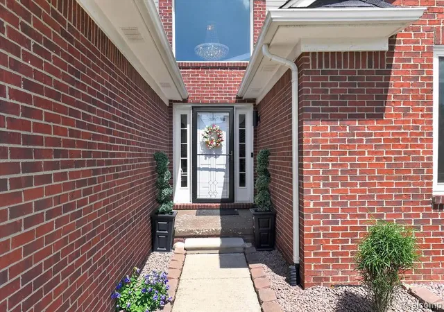 5th image of 23313 Crescent Ridge Dr, New Boston, MI 48164 | MLS# 61008710