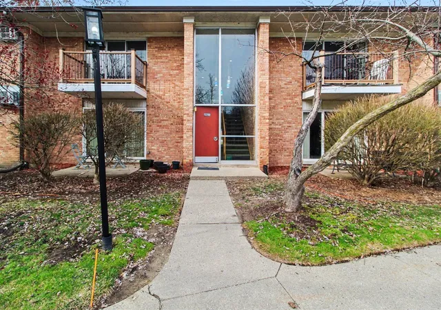 Homes for sale in Ann Arbor, MI | 1257 Island Dr #101, Ann Arbor, MI 48105 | MLS# 70540879