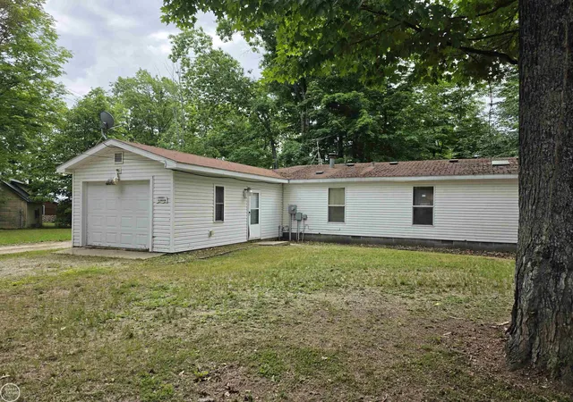 Homes for sale in Carp Lake, MI | 10231 Linden Ave, Carp Lake, MI 49718 | MLS# 50212316