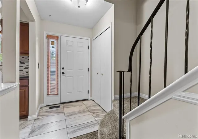 Photo 2 of Condo for sale at 3719 Old Creek Rd, Troy, MI 48084 1654 | MLS# 61025217 | Listing updated on 2026-09-12