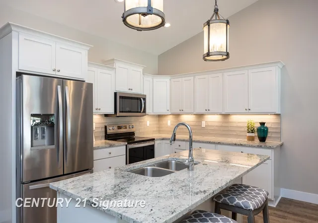image of 4215 Woodburn Ct, Saginaw, MI 48603 | MLS# 50171490