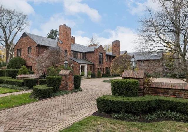 Photo 1 of Sale Pending at 379 Lakeland St, Grosse Pointe, MI 48230 | MLS# 50175039 | Listing updated on 2026-08-25