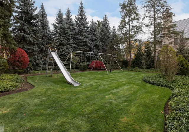 Photo 3 of Sale Pending at 379 Lakeland St, Grosse Pointe, MI 48230 | MLS# 50175039 | Listing updated on 2026-08-25
