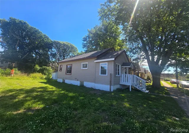 Homes for sale in Ecorse, MI | 15 E Goodell, Ecorse, MI 48229 | MLS# 60992390