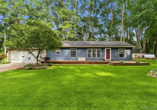 Photo 2 of Sale Pending at 15231 Shiawassee Dr, Byron, MI 48418 9025 | MLS# 61025098 | Listing updated on 2026-09-04
