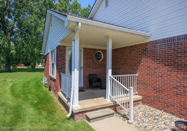 2nd image of 465 Victoria Ln, Romeo, MI 48065 | MLS# 61008052
