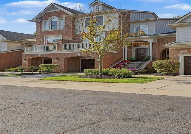 Photo 1 of Sale Pending at 37561 Newburgh Park Cir, Livonia, MI 48152 1373 | MLS# 61010813 | Listing updated on 2026-10-17