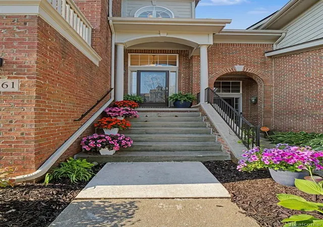 Photo 3 of Sale Pending at 37561 Newburgh Park Cir, Livonia, MI 48152 1373 | MLS# 61010813 | Listing updated on 2026-10-17