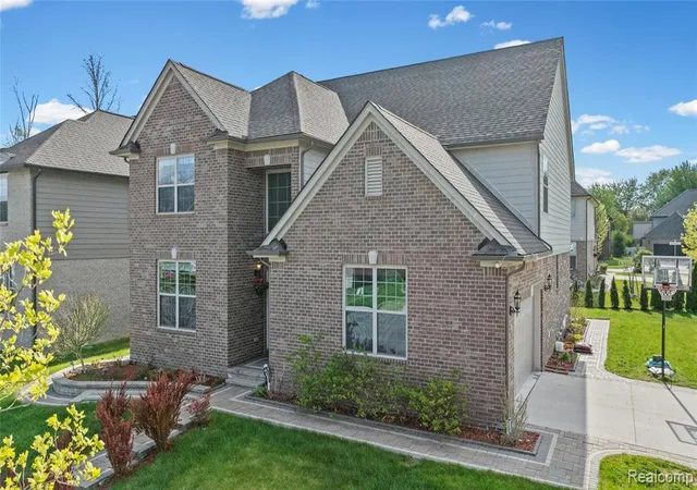 3rd image of 3559 Birchmount Dr, Troy, MI 48083 | MLS# 60993275