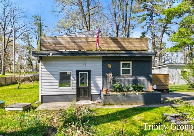 2nd image of 7615 S Croton Hardy Dr, Newaygo, MI 49337 | MLS# 70531140