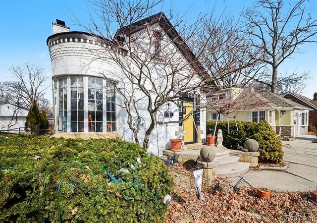 Photo 2 of Single family home for sale at 20501 Shady Ln Ave, Saint Clair Shores, MI 48080 | MLS# 60973414 | Listing updated on 2026-07-07