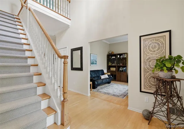 5th image of 34555 Quaker Valley Rd, Farmington Hills, MI 48331 | MLS# 61008877