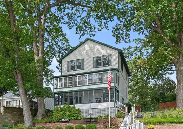 1st image of 77 Park Ave, South Haven, MI 49090 | MLS# 70553720