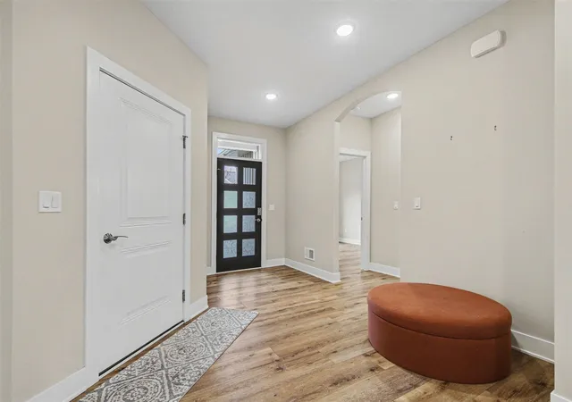 Photo 2 of Sale Pending at 6767 Creekside View Dr, Grand Rapids, MI 49508 | MLS# 70525483 | Listing updated on 2026-07-14