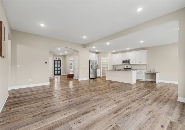Listing Photo 4 - Condo for sale in building located at 6767 Creekside Vw Dr, Grand Rapids, MI 49508