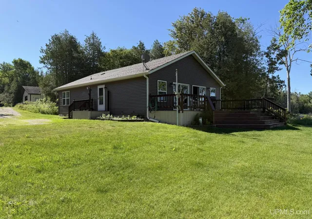 Homes for sale in Garden, MI | 6347 Ll25 Ln Rd, Garden, MI 49835 | MLS# 50204240