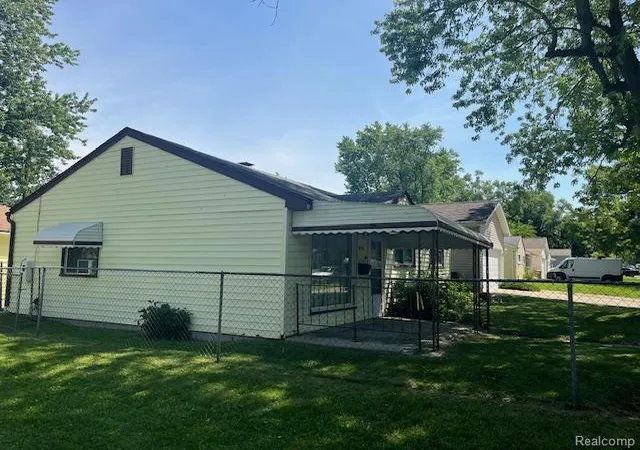 2nd image of 451 3rd Ave, Pontiac, MI 48340 | MLS# 61006958